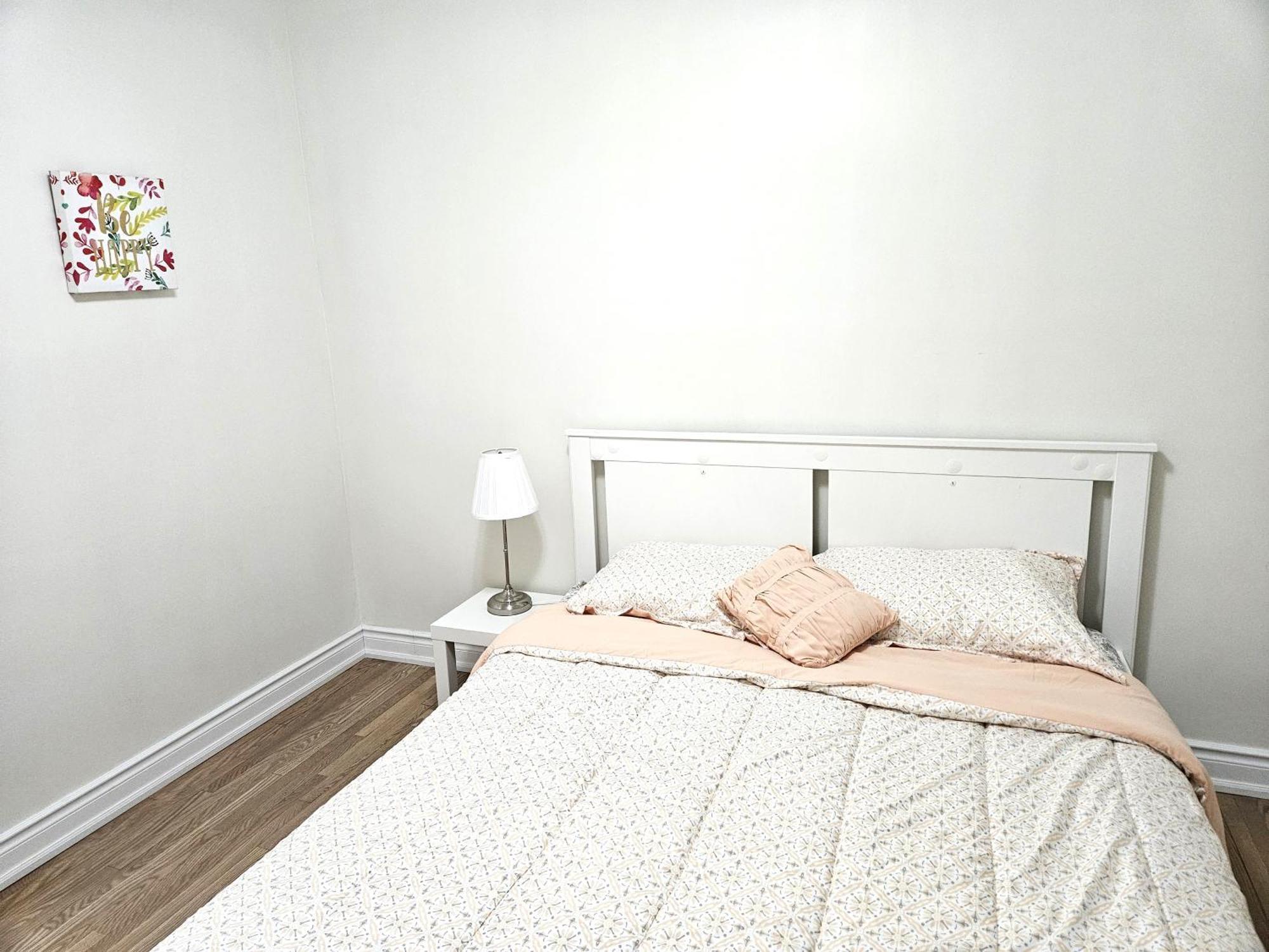 Charming Detached House Near The Airport Apartment Мисисага Екстериор снимка