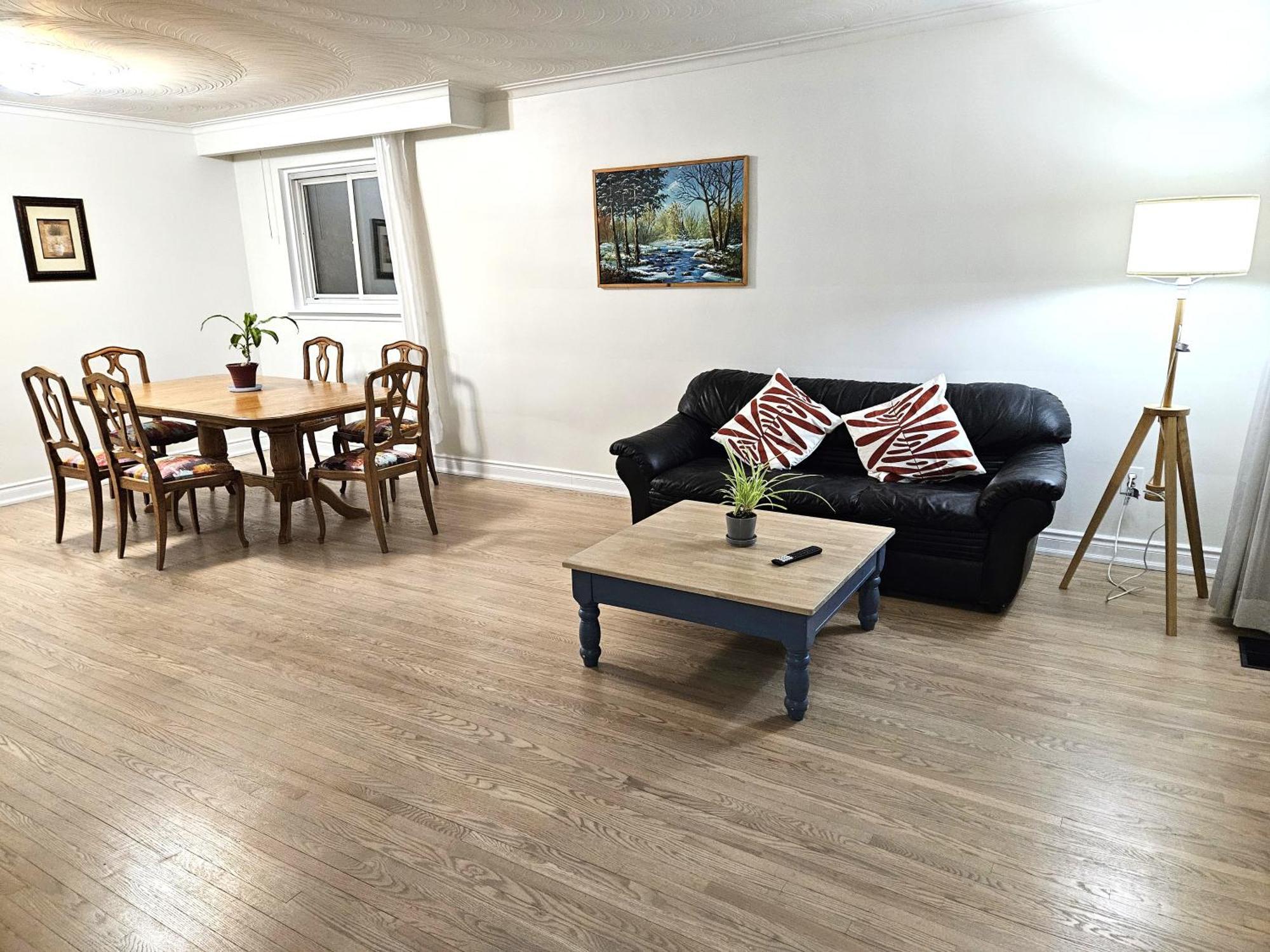 Charming Detached House Near The Airport Apartment Мисисага Екстериор снимка
